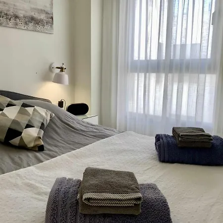 Encantador Con Grandes Terrazas Y Vistas Al Mar Apartamento