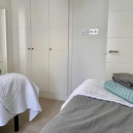 Encantador Con Grandes Terrazas Y Vistas Al Mar Apartamento
