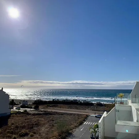 Elegant Penthouse With Sea Views In アパート *