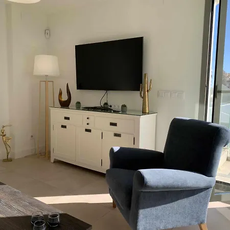 Apartment Elegant Penthouse With Sea Views In Torrox